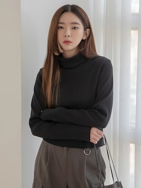 「アイテム（カーゴパンツ、グレー系）」を使った、UNE MANSIONさん（レディース・168cm）の秋コーディネート