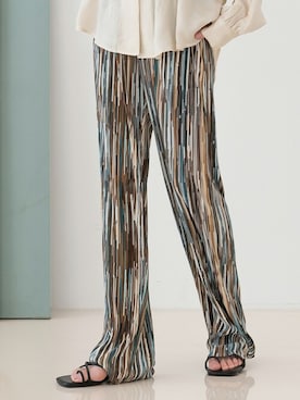 「韓国スタイル」｜UNE MANSIONさん（レディース・159cm）の冬コーディネート