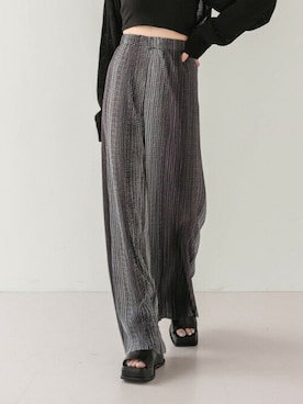 グラデーションミックスプリーツパンツを使った人気ファッション