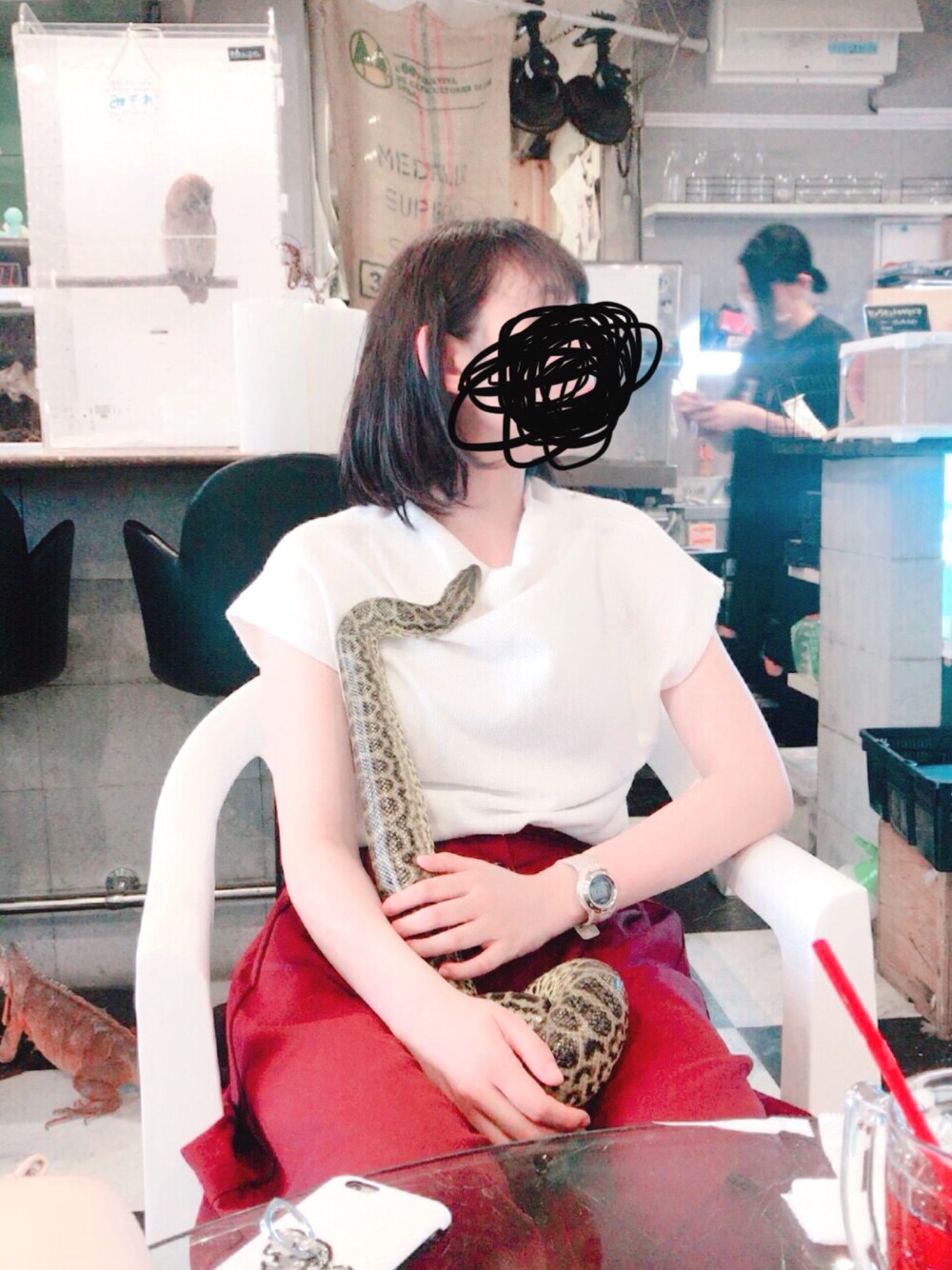 「蛇柄、本物、オールGU、蛇がすきです。」｜「GUのアイテム（ニット/セーター、ホワイト系）」を使った、ゆゆさん（レディース・162cm）の秋コーディネートの1枚目の写真