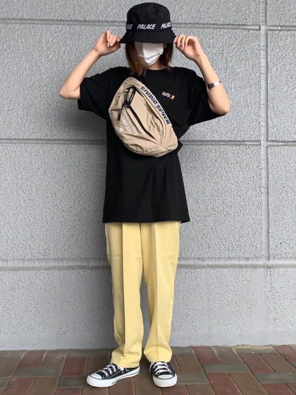 「golfwang、palace、ストリート、カラーパンツ、コンバース」｜「PALACEのアイテム（ハット、ブラック系）」を使った、gagaaaさん（レディース・153cm）の夏コーディネートの1枚目の写真