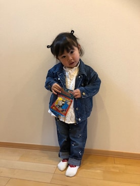「petit main」｜「アイテム（デニムジャケット）」を使った、aiyuiさん（キッズ・70cm）の冬コーディネート