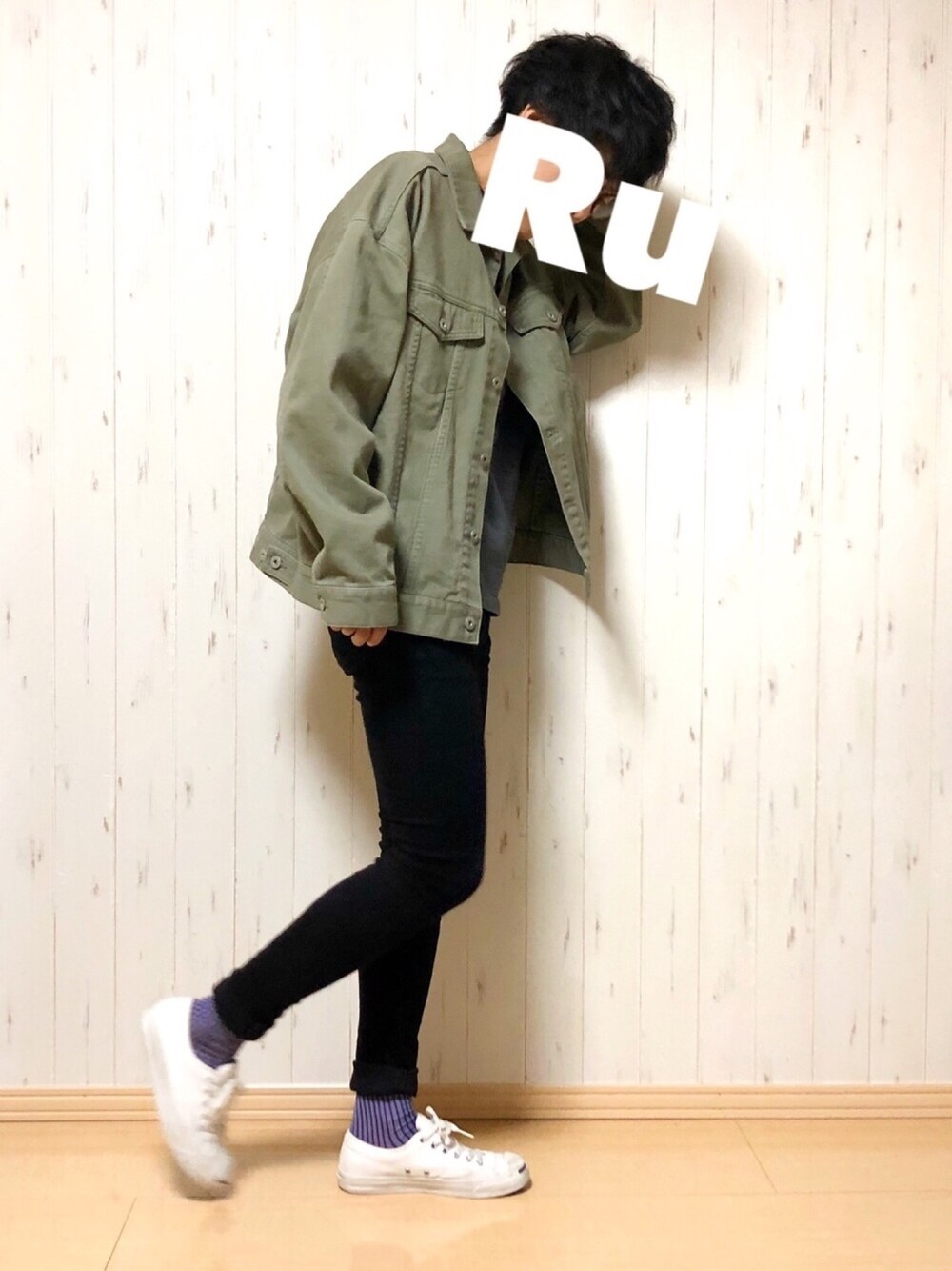 「秋のコーデ、きれいめカジュアル、オーバーサイズ、おしゃれさんと繋がりたい、秋服、Gジャン、converse、カーキ」｜「niko and...のカラービッグGジャン【niko and ...】（デニムジャケット、グリーン系）」を使った、sottoさん（メンズ・169cm）の秋コーディネートの1枚目の写真