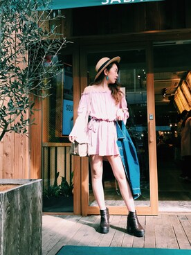 「FOREVER 21（フォーエバー トゥエンティーワン）のアイテム（ワンピース、ピンク系）」を使った、Yui Matsumotoさん（レディース・159cm）の春コーディネート