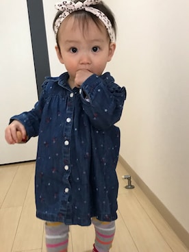 「babygap」｜「アイテム（シャツワンピース）」を使った、Kathemineさん（キッズ・70cm）の春コーディネート