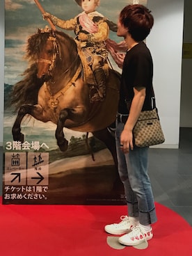 「美術館」｜「アイテム（Tシャツ/カットソー）」を使った、そさん（メンズ・167cm）の秋コーディネート