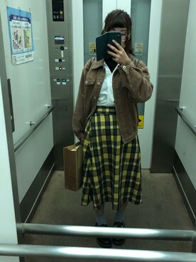 「GU（ジーユー）のアイテム（スカート、イエロー系）」を使った、マカロニさん（レディース・160cm）の冬コーディネート