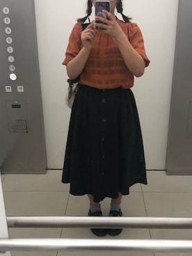 「GU（ジーユー）のアイテム（シャツ/ブラウス、オレンジ系）」を使った、マカロニさん（レディース・160cm）の夏コーディネート