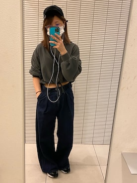 「GU（ジーユー）のアイテム（デニムパンツ、ブルー系）」を使った、マカロニさん（レディース・160cm）の秋コーディネート