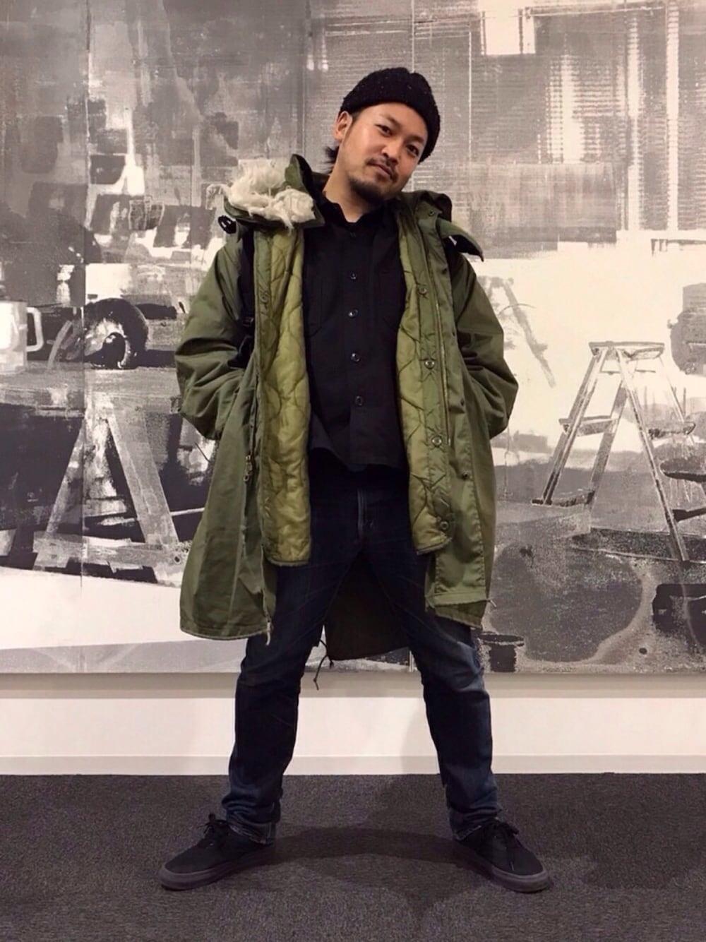 「ヒゲもじゃ、バイカースタイル、通勤コーデ、いつも同じ、着れなくなるまで着る、古着、VANS、モッズコート」｜「sofarのsofar CPO SHIRTS / ソーファー CPOシャツ（シャツ/ブラウス、ブラック系）」を使った、ぶっこみ隊長さん（メンズ・173cm）の冬コーディネートの1枚目の写真