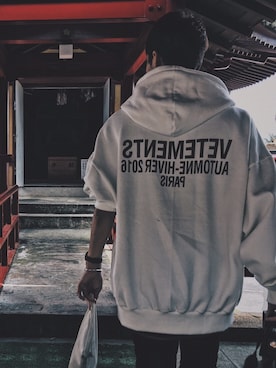「vetements」｜「アイテム（アナログ腕時計）」を使った、Yuta Kimuraさん（メンズ・170cm）の春コーディネート