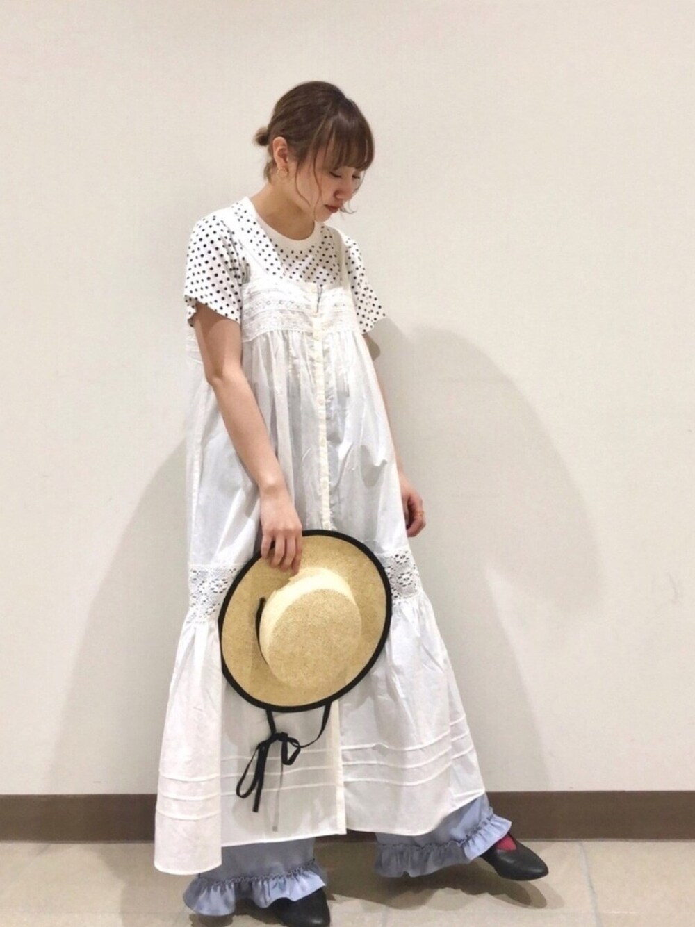 「キャミワンピ、poudoudou、プードゥドゥ、ドット、Tシャツ、サテンパンツ、休日スタイル、春夏コーデ、カンカン帽、レース」｜「POU DOU DOUのクラシックパターンTee（Tシャツ/カットソー、ホワイト系）」を使った、はがさん（レディース・157cm）の春コーディネートの1枚目の写真