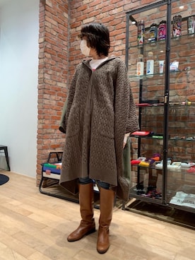 「スキニー」｜「アイテム（ポンチョ）」を使った、hys006さん（レディース・160cm）の秋コーディネート
