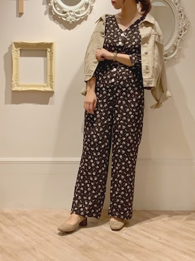 「natural couture（ナチュラルクチュール）のアイテム（サロペット/オーバーオール）」を使った、ヤマグチさん（レディース・157cm）の秋コーディネート