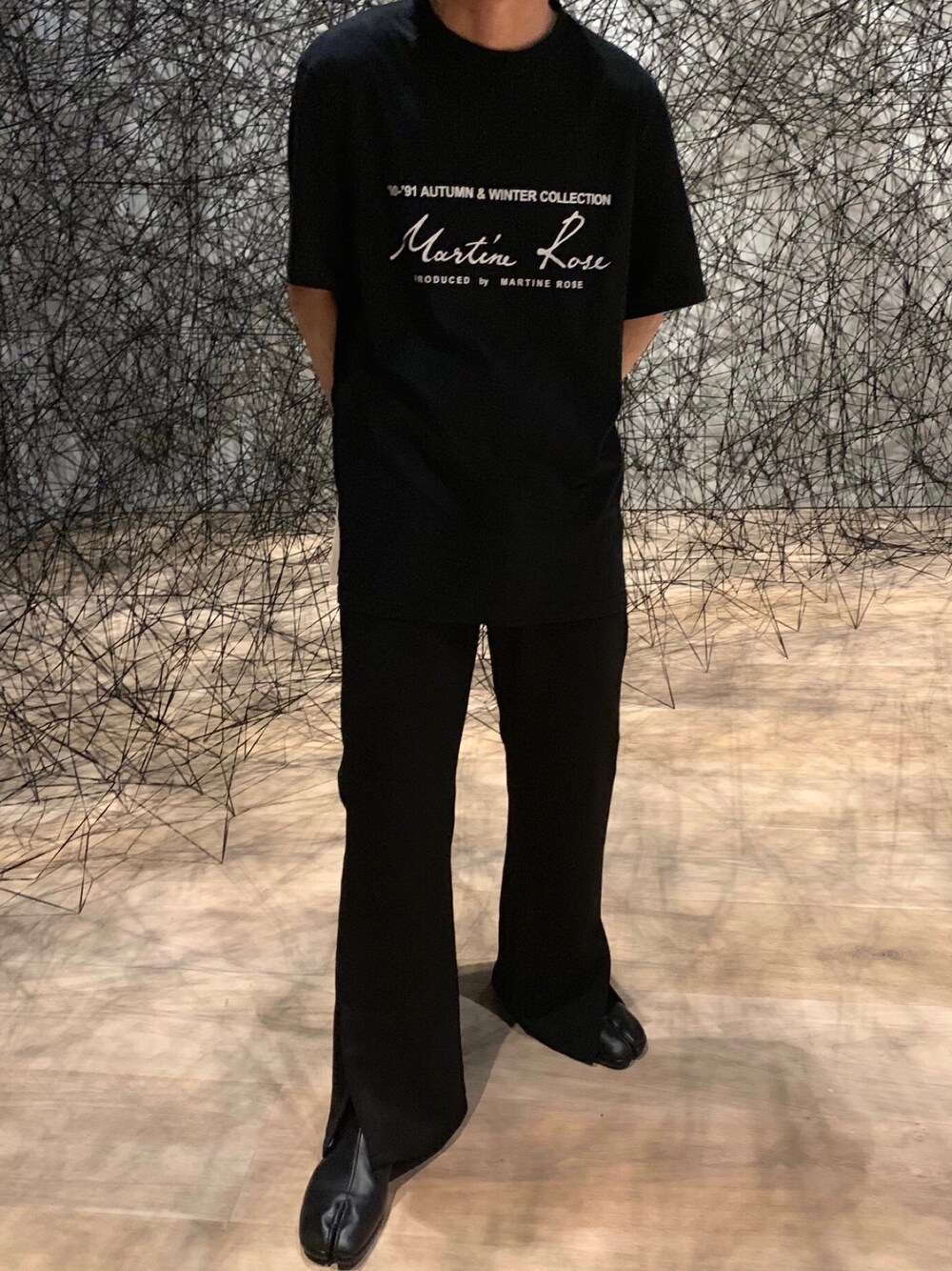 「martinerose、Maison Margiela」｜「MARTINE ROSEのアイテム（Tシャツ/カットソー、ブラック系）」を使った、村人Cさん（メンズ・166cm）の夏コーディネートの1枚目の写真