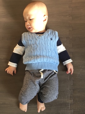 「babygap」｜「アイテム（スラックス）」を使った、YJさん（キッズ・70cm）の冬コーディネート