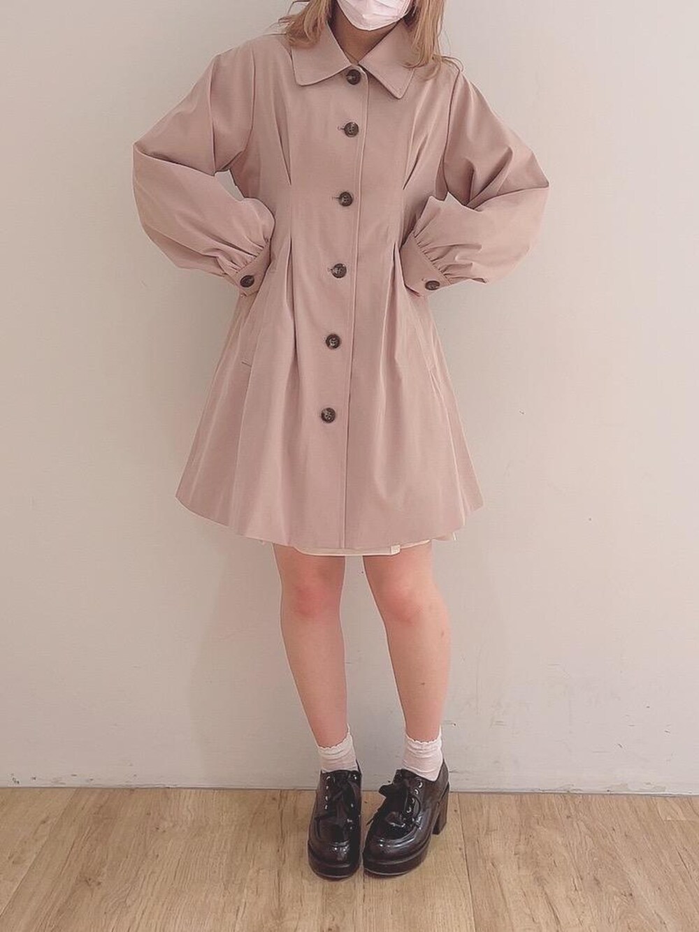 「ガーリー、仙台、MAJESTIC LEGON、マジェスティックレゴン、骨格ウェーブ、エスパル仙台、標準身長、カワイイ、ぴんく」｜「MAJESTIC LEGONのボリュームヒールレディシューズ（ドレスシューズ、ブラック系）」を使った、マジェスティックレゴンエスパル仙台店スタッフさん（レディース・154cm）の冬コーディネートの1枚目の写真