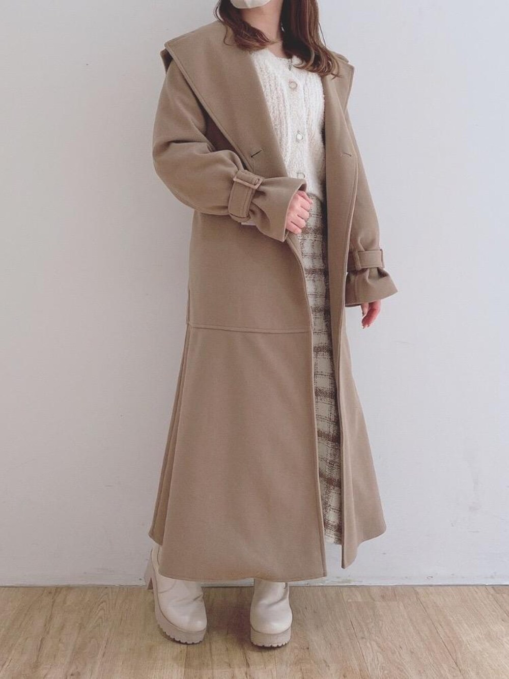 「仙台、フェミニン、MAJESTIC LEGON、低身長、マジェスティックレゴン、淡色コーデ、ニュアンスカラー、エスパル仙台、骨格ストレート、キレイめコーデ😊👍✨」｜「MAJESTIC LEGONのサイドゴアブーツ（ブーツ、ホワイト系）」を使った、マジェスティックレゴンエスパル仙台店スタッフさん（レディース・153cm）の冬コーディネートの1枚目の写真