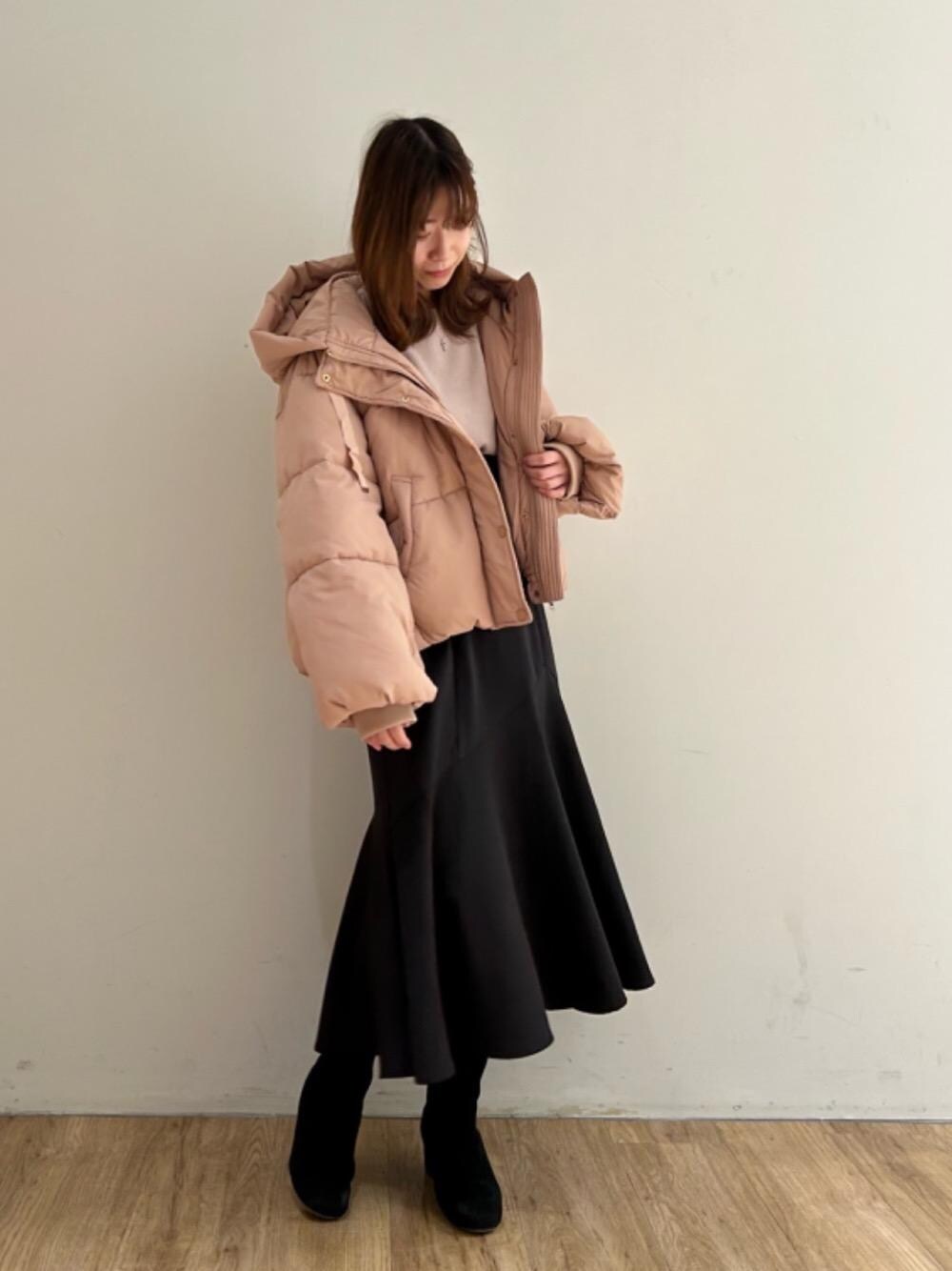 「仙台、フェミニン、MAJESTIC LEGON、マジェスティックレゴン、大人ファッション、エスパル仙台、標準身長、スカート 、にっと、アウター　」｜「MAJESTIC LEGONのリブニットソックスブーツ（ブーツ、ブラック系）」を使った、マジェスティックレゴンエスパル仙台店スタッフさん（レディース・158cm）の冬コーディネートの1枚目の写真
