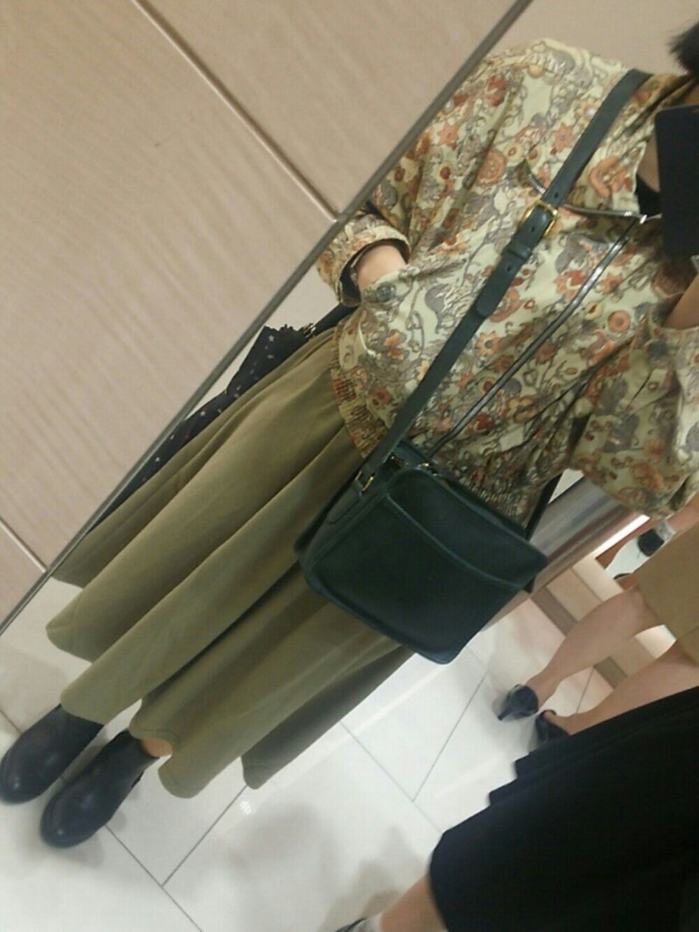 「古着、セットアップ、グリーン、vintage、緑、母のおさがり、ルクア大阪、marte」｜「母のおさがりのアイテム（ジャケット/アウター、グリーン系）」を使った、pyosさん（レディース・151cm）の春コーディネートの1枚目の写真