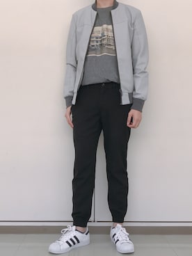 「アイテム（ライダースジャケット、シルバー系）」を使った、Leoさん（メンズ・176cm）の冬コーディネート