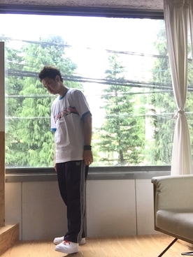 コハラ ヨシユキさんのコーディネート