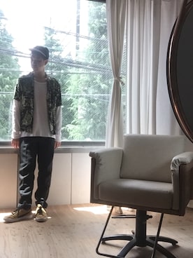 コハラ ヨシユキさんのコーディネート