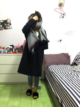 「Levi's（リーバイス）のアイテム（パンツ、ブルー系）」を使った、PingshanWuさん（レディース）の冬コーディネート