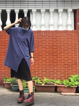 「Dr. Martens（ドクターマーチン）のアイテム（シューズ、レッド系）」を使った、PingshanWuさん（レディース）の春コーディネート