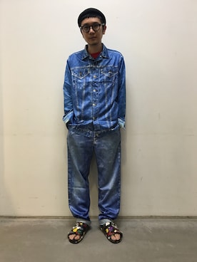 「TALKING ABOUT THE ABSTRACTION（トーキング　アバウト　ジ　アブストラクション）のアイテム（トップス）」を使った、一政さん（メンズ・170cm）の春コーディネート