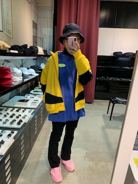 「off white（オフホワイト）のアイテム（トップス）」を使った、一政さん（メンズ・170cm）の春コーディネート