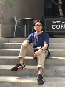 「アイテム（スニーカー、イエロー系）」を使った、一政さん（メンズ・170cm）の春コーディネート