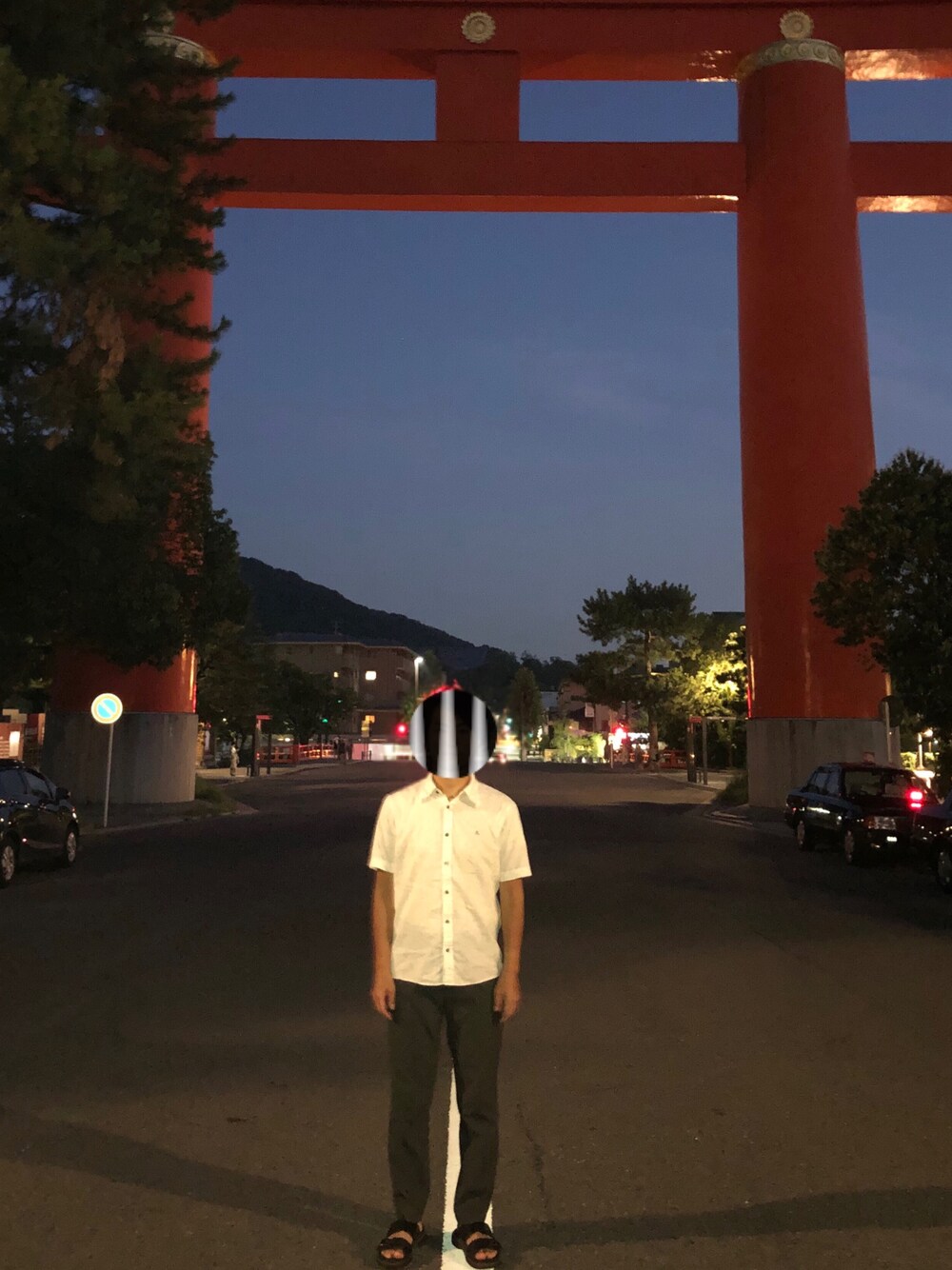 「夏コーデ、休日スタイル、大人カジュアル、ラフ、夏、低身長、いいね、save、フォローお願いします🤑、シンプルスタイル、平安神宮、京都」｜「Dr. Martensの【LAB】 Dr.Martens NIKOLAI（サンダル、ブラック系）」を使った、asamiさん（メンズ・170cm）の夏コーディネートの1枚目の写真