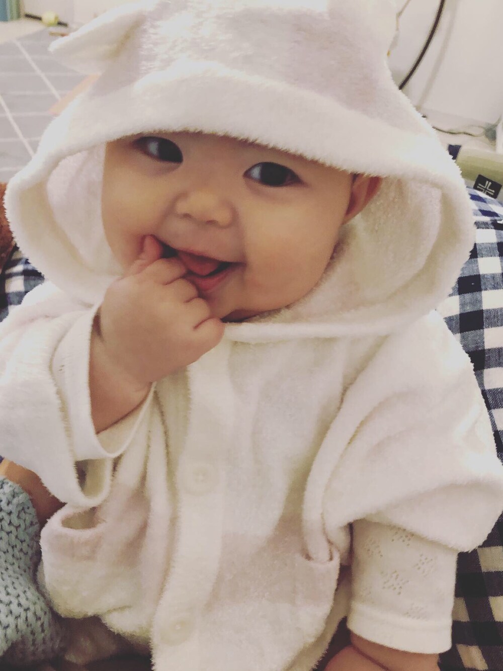 「ｼﾞｪﾗｰﾄﾋﾟｹ、ジェラート　ピケ(gelato pique)、ポンチョ、ふわふわ」｜「gelato pique Baby＆Kidsのアイテム（おくるみ、ピンク系）」を使った、kyon199xさん（キッズ・70cm）の秋コーディネートの1枚目の写真