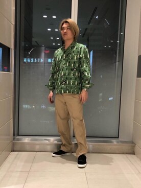 「オープンカラー」｜「アイテム（アクセサリー）」を使った、吉川修平さん（メンズ・175cm）の春コーディネート