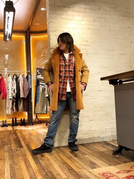 「HYSTERIC GLAMOUR（ヒステリックグラマー）のアイテム（ムートンコート）」を使った、吉川修平さん（メンズ・175cm）の秋コーディネート