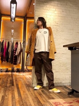 「HYSTERIC GLAMOUR（ヒステリックグラマー）のアイテム（ムートンコート）」を使った、吉川修平さん（メンズ・175cm）の秋コーディネート
