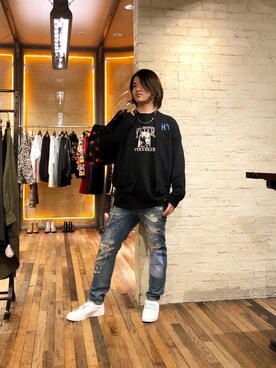 「アイテム（トートバッグ、レッド系）」を使った、吉川修平さん（メンズ・175cm）の春コーディネート