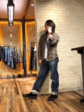 「コラボレーション」｜「アイテム（PC・スマホグッズ/家電）」を使った、吉川修平さん（メンズ・175cm）の春コーディネート