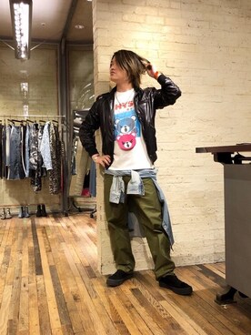 「アイテム（ポーチ）」を使った、吉川修平さん（メンズ・175cm）の春コーディネート