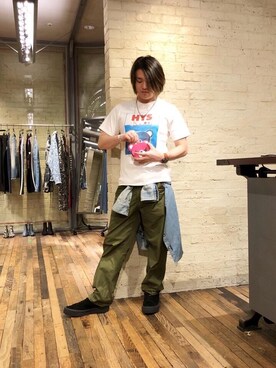 「アイテム（ポーチ）」を使った、吉川修平さん（メンズ・175cm）の春コーディネート