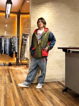 「コラボレーション」｜「アイテム（サロペット/オーバーオール）」を使った、吉川修平さん（メンズ・175cm）の春コーディネート