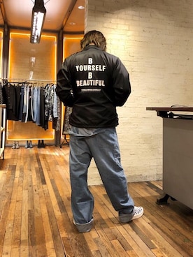 「G-SHOCK」｜「アイテム（オールインワン・サロペット）」を使った、吉川修平さん（メンズ・175cm）の春コーディネート