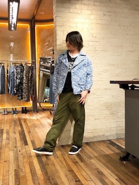 「G-SHOCK」｜「アイテム（ライダースジャケット）」を使った、吉川修平さん（メンズ・175cm）の春コーディネート