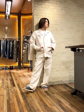 「アイテム（サンダル、ブルー系）」を使った、吉川修平さん（メンズ・175cm）の春コーディネート