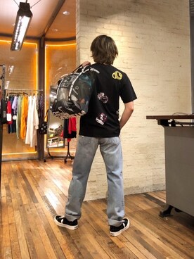 「アイテム（ポーチ、オレンジ系）」を使った、吉川修平さん（メンズ・175cm）の夏コーディネート