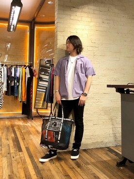 「アイテム（ポーチ、オレンジ系）」を使った、吉川修平さん（メンズ・175cm）の夏コーディネート