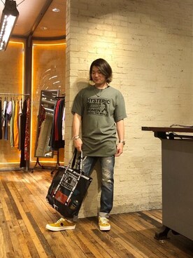 「アイテム（ポーチ、オレンジ系）」を使った、吉川修平さん（メンズ・175cm）の夏コーディネート