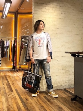 「アイテム（ポーチ、オレンジ系）」を使った、吉川修平さん（メンズ・175cm）の夏コーディネート