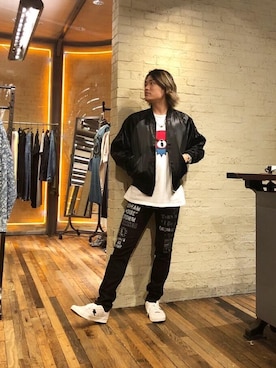 「長袖シャツ」｜「アイテム（スカジャン）」を使った、吉川修平さん（メンズ・175cm）の秋コーディネート